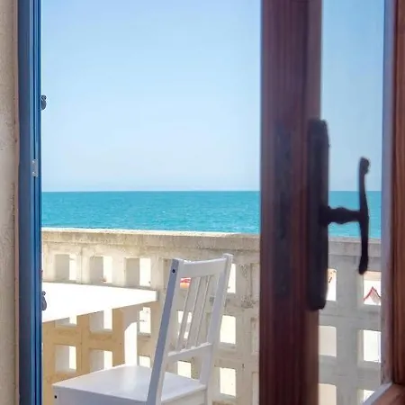 Bilocale Fronte Mare, - M143